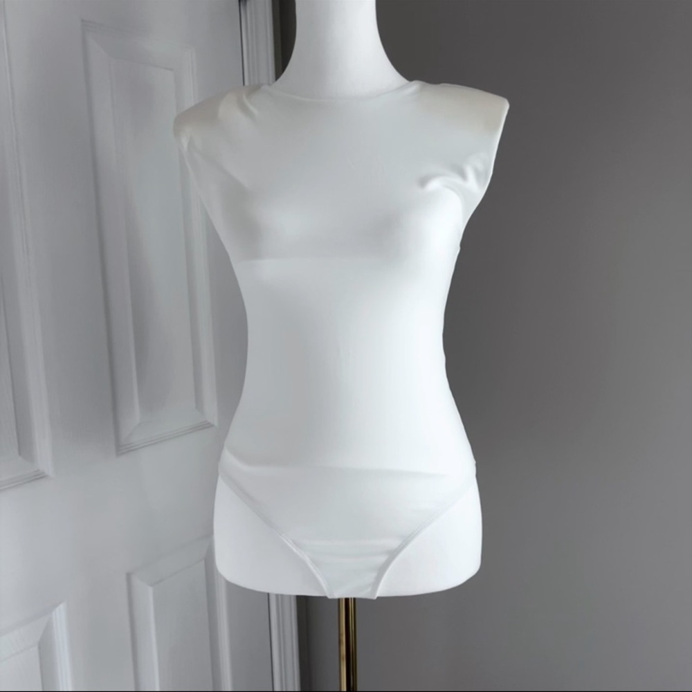 Zara White Sleeveless Bodysuit